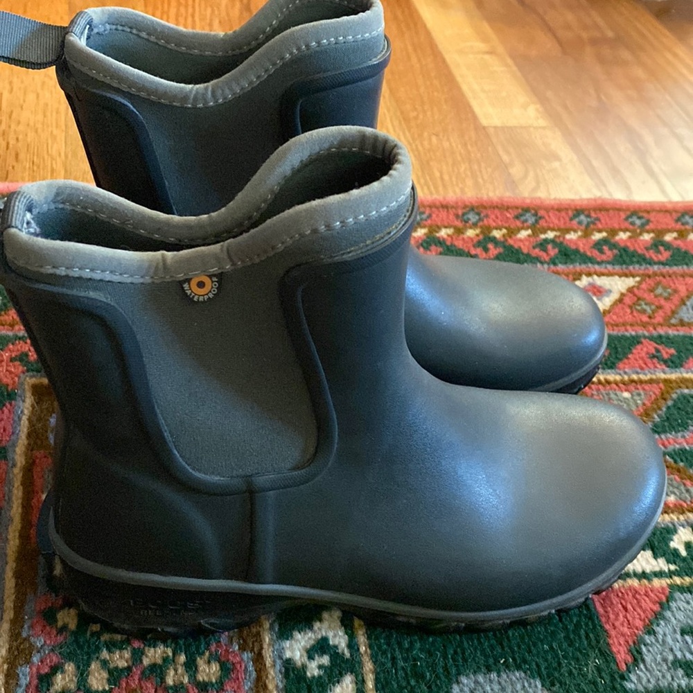 BOGS rainboots size 6